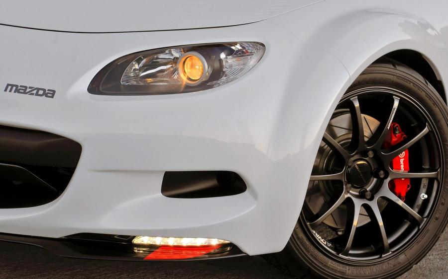  Mazda MX-5 Spyder Concept 2011 года  (фото 15 из 21)